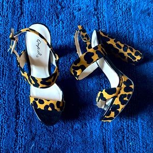 LEOPARD CHUNKY HEELS